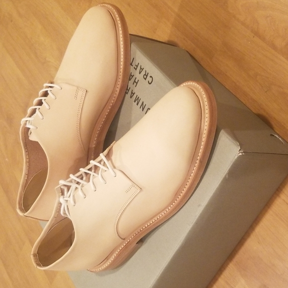 Unmarked hand crafted derby shoe.https://www.unmar - Picture 2 of 4